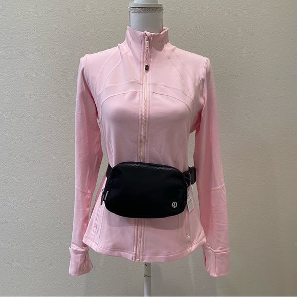 🆕 Lululemon Everywhere Belt Bag Black - Picture 3 of 4